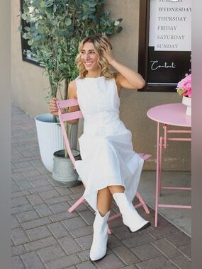 NWOT eyelet top size M